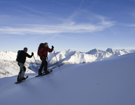 winter schneeschuhwandern appartement an der skipiste in fiss